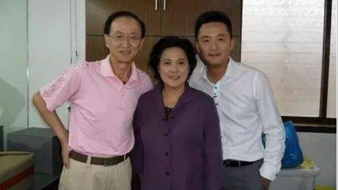 张芝华为什么和郭凯敏离婚(郭凯敏前妻张芝华照片)