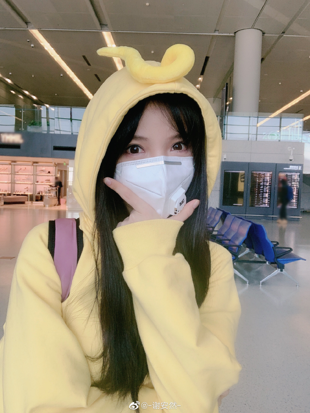 lo娘谢安然今年多大了(lo娘长蔻是谢安然嘛)