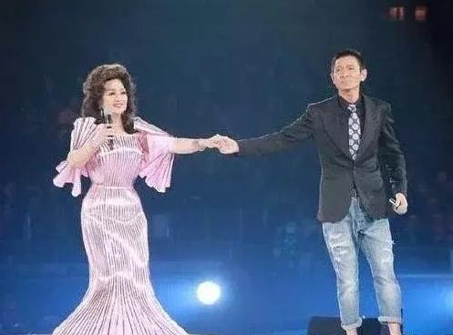 徐小凤为什么不结婚？徐小凤和邓丽君谁厉害(徐小凤邓丽君谁的地位高)