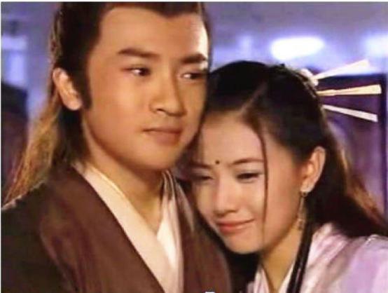 周芷若为什么不如赵敏？赵敏和周芷若谁是小(为什么赵敏是女主角,而我们喜欢周芷若)