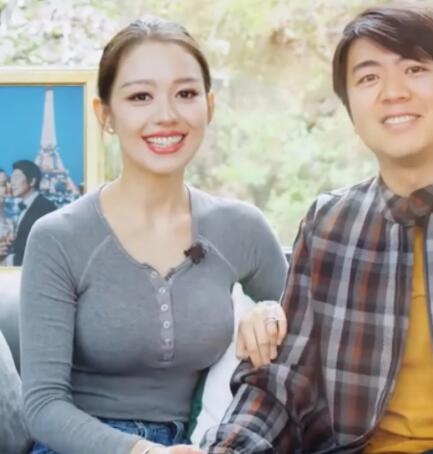 郎朗老婆吉娜仿佛人形挂件狂秀恩爱(郎朗老婆吉娜百度百科)