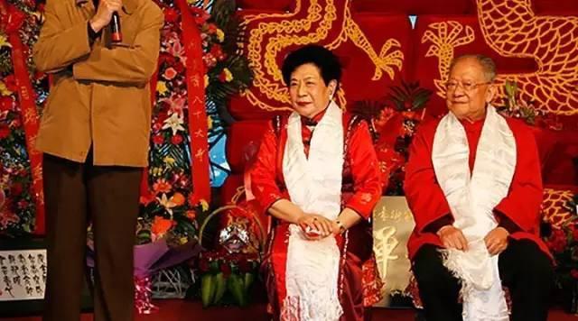 谢东为什么姓谢？谢东的妈妈和侯宝林怎么认(谢东是侯宝林的儿子)