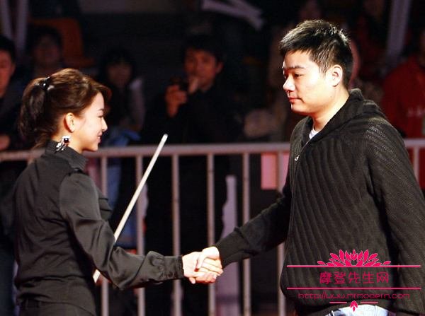 台球天后潘晓婷结婚有儿子了？潘晓婷与丁俊(台球女神潘晓婷和丁俊晖比赛谁厉害)