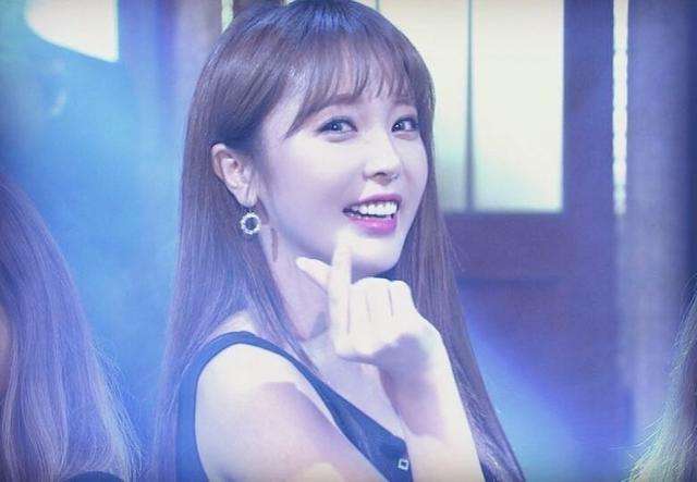 洪真英为什么叫商演女王、朴补起