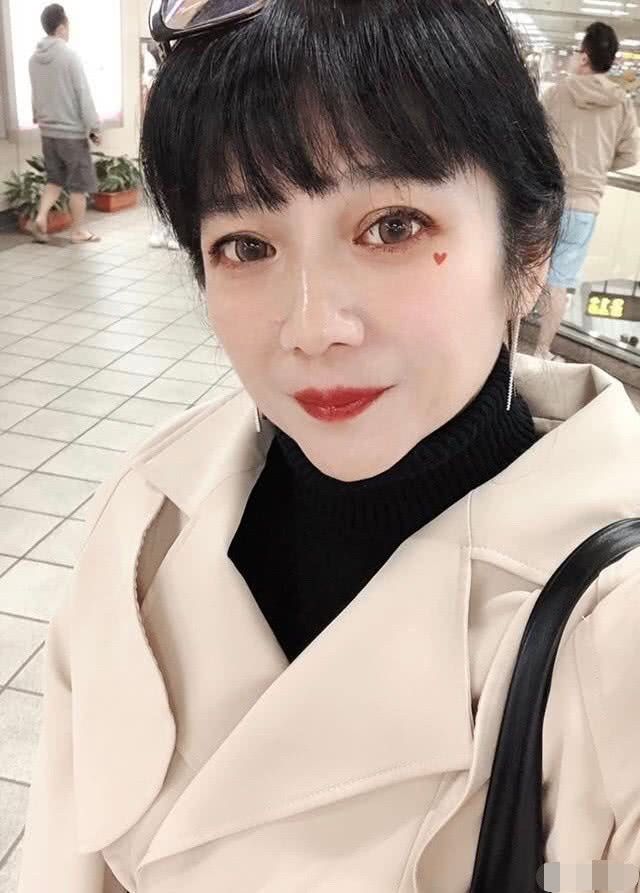 曾哲贞和张庭谁漂亮(张庭年轻时漂亮吗)