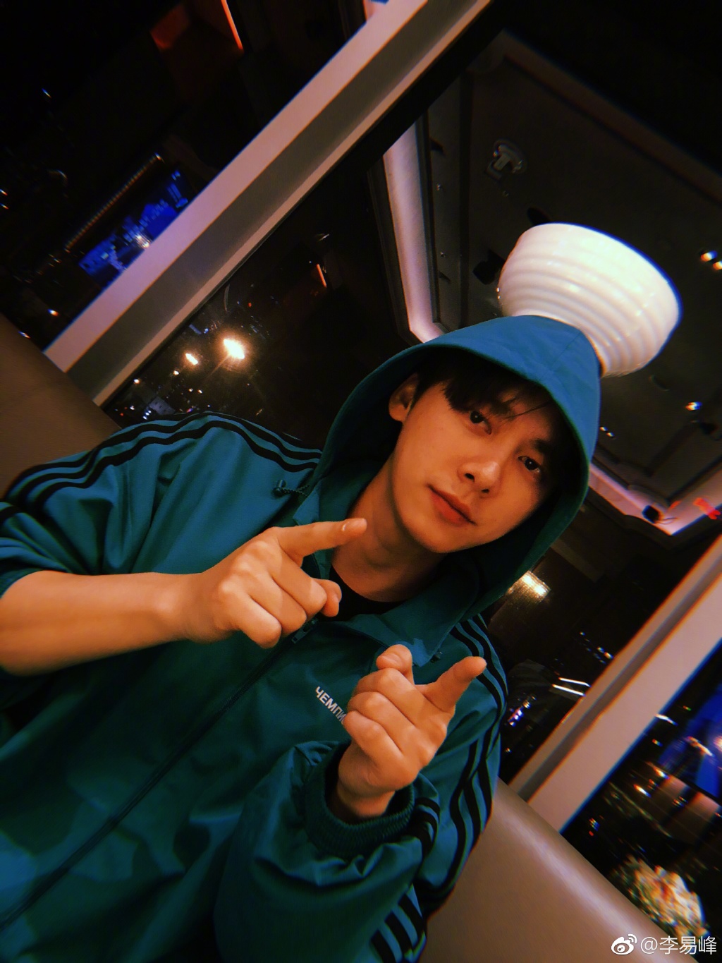 李易峰为什么叫草儿、李半仙、一元？李易峰