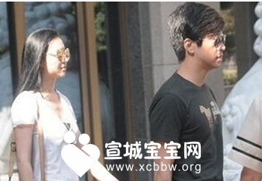 李健妻子有多美来看照片(李健妻子的近照)