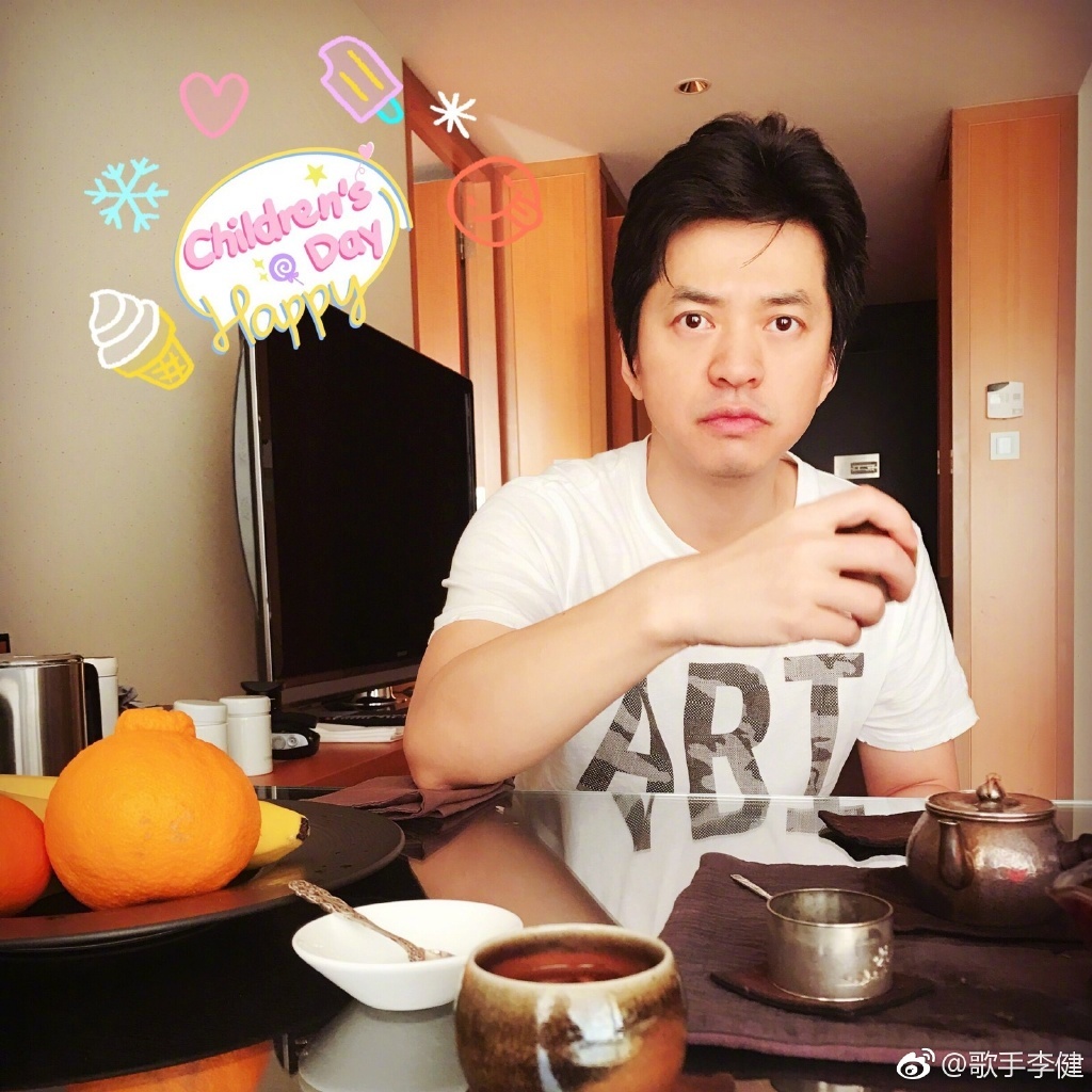 李健妻子有多美来看照片(李健妻子的近照)