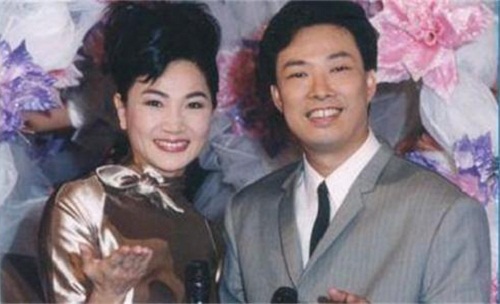 费玉清老婆是谁？费玉清是同性恋吗？站<m(费玉清是单身吗)
