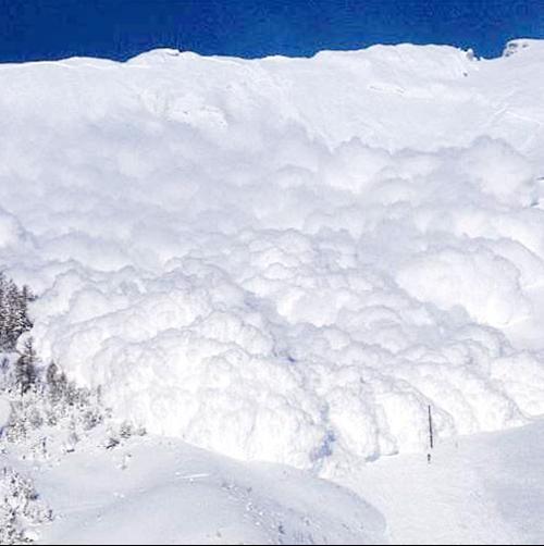 大雪崩，雪崩和海啸哪个破坏力大(推荐)