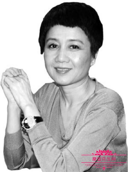 梁安琪多少岁嫁给赌王的？梁安琪年轻时候的(梁安琪什么时候与赌王结的婚)
