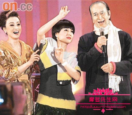 梁安琪多少岁嫁给赌王的？梁安琪年轻时候的(梁安琪什么时候与赌王结的婚)