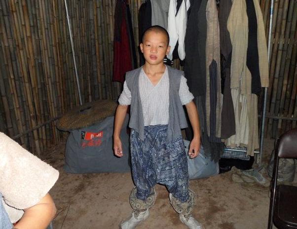 葛行于是小矮人吗为什么那么矮？葛行于现在(葛于行身高)