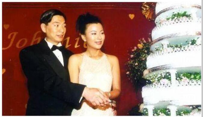 李美凤是不是李小龙的女儿(李小龙母亲是谁)