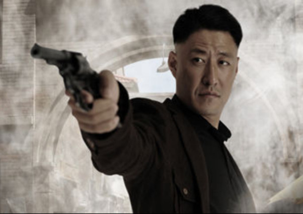 于震为什么总演抗战片？于震算是几线演员站(于震是一线演员吗)