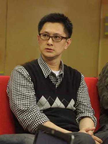 郑则仕当年怎么破产的？郑则仕有几个女儿站(郑则仕有孩子吗)