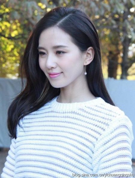 哪些女星被成龙吃豆腐揩油？她是第一美女遭