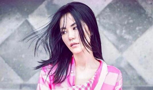 网友偶遇李小璐带甜馨逛街(李小璐逛街拍照)