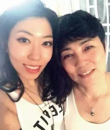 曲婉婷母亲张明杰照片(曲婉婷的丈夫)