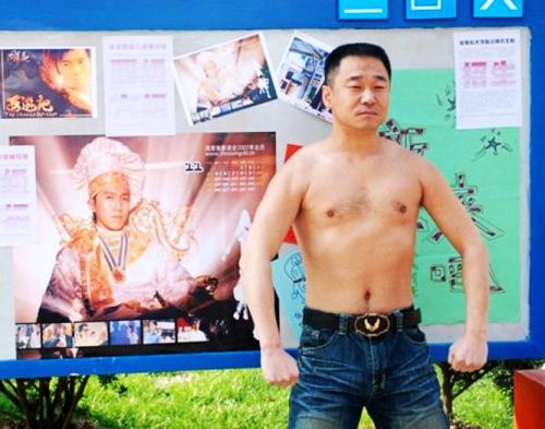 王景春和吴京是亲戚吗长的很像