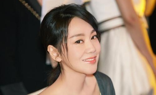 闫妮与男友王启名分手原因是什么(闫妮是谁的前妻)