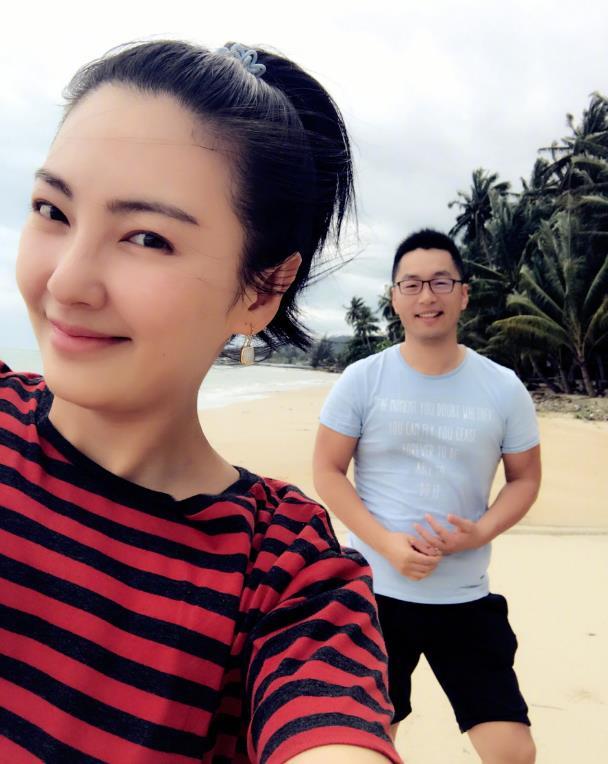 袁巴元前妻葛晓倩照片(袁巴元女友)