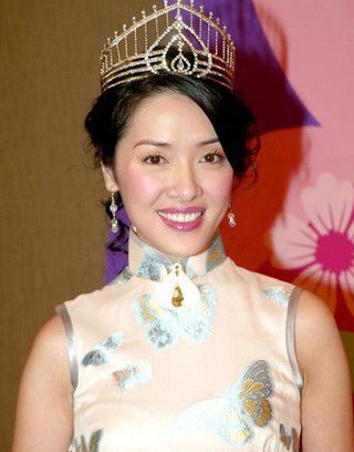向海岚是向华强什么人？向海岚老公是谁