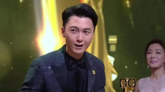 邱俊轩就是王浩信吗？王浩信出轨蔡思贝还心(王浩信是否离婚)