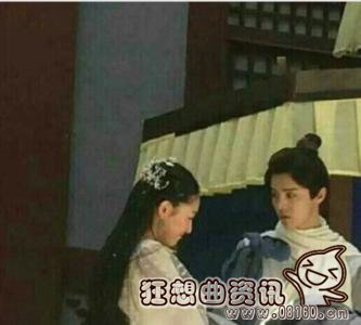 林思意微博取关鞠婧祎惹争议(林思意拿鞠婧祎手机发微博)