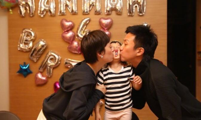 孙俪邓超为女儿庆生再现搞怪传统(邓超孙俪搞笑)