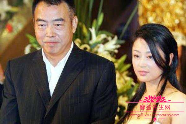 陈凯歌和倪萍两人谈过恋爱吗？陈凯歌因为花(倪萍和陈凯歌在一起几年)